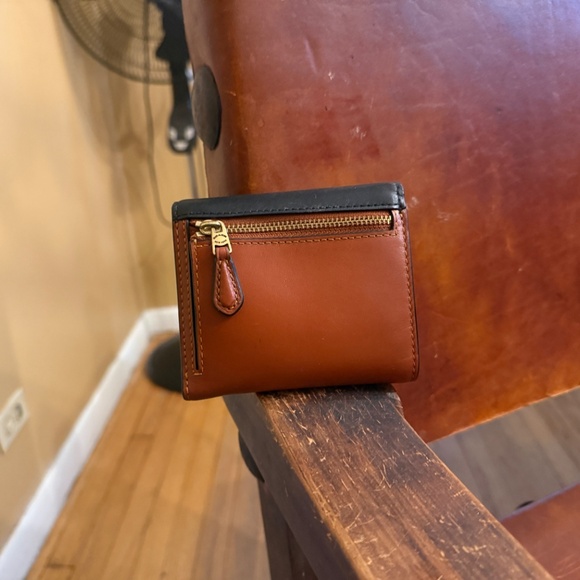 Coach Signature Trifold Wallet with Gold Hardware - Picture 4 of 6